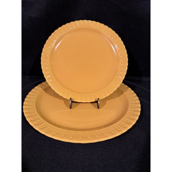 (2) Yellow Vistosa Round Plates (1) Dinner & (1) Salad/appretizer Vintage Ts & T - Picture 1 of 9